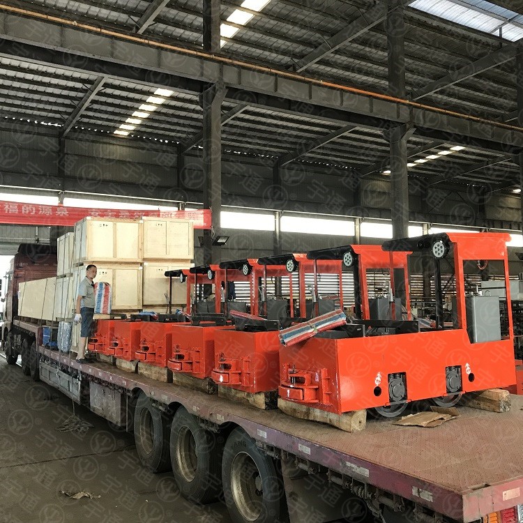 蓄電池式電機車 蓄電池式電機車