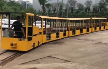 貴州客戶定制礦山軌道用游覽車(chē)鋰電池電機(jī)車(chē)