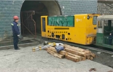 貴州CTL12噸雙駕煤礦用防爆蓄電池電機(jī)車(chē)現(xiàn)場(chǎng)視頻