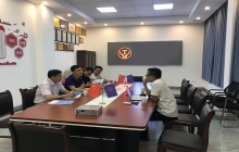 貴州婁底客戶來(lái)訪，參觀蓄電池礦用電機(jī)車(chē)的生產(chǎn)