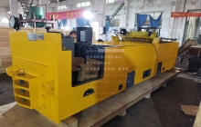 貴州分體式設計的10噸架線式湘潭電機車發(fā)貨