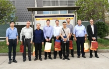 貴州巴西客戶實地了解湘潭電機車的生產流程