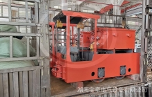 廣西一批防爆型2.5噸蓄電池湘潭電機車裝車發貨