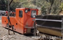 廣西10噸架線式湘潭電機車礦山現場運行視頻