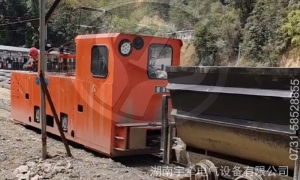 井下電機車影響牽引力的因素有哪些?