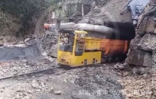 廣西海外客戶分享的2.5噸防爆蓄電池電機車工作視頻